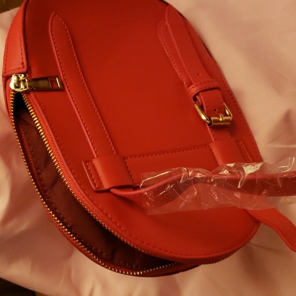 RED CAP PURSE - Picture 5 of 5